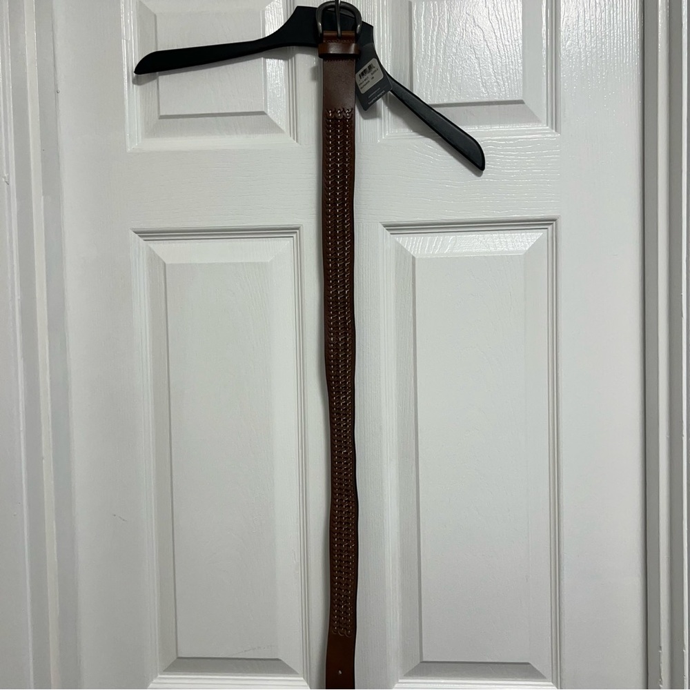 NWT 100% Leather Pistil Belt